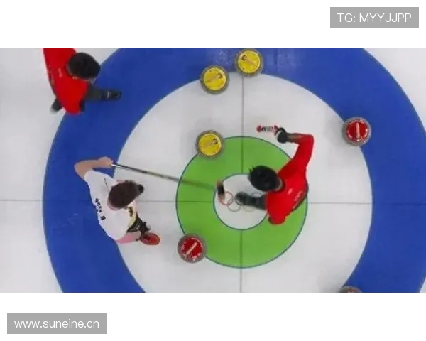 [冰雪]一日双赛 中国男子冰壶队险胜德国队.